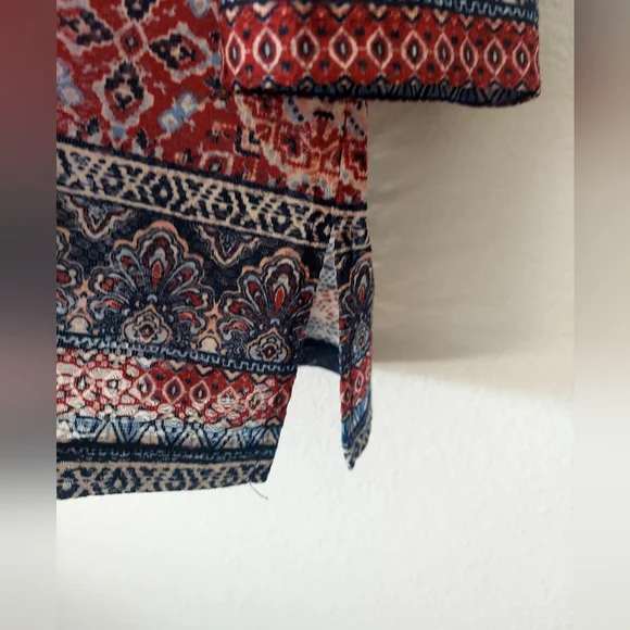 Alfred Dunner Large Colorful Geometric V Neck Bejeweled Top Light And Airy - Picture 7 of 7